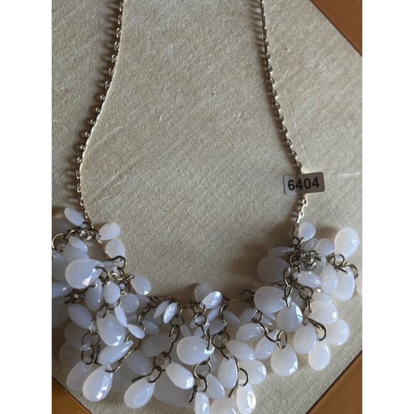 vintage Natasha White Teardrop Cluster Statement Necklace By Natasha Gold-Tone C - Picture 6 of 15